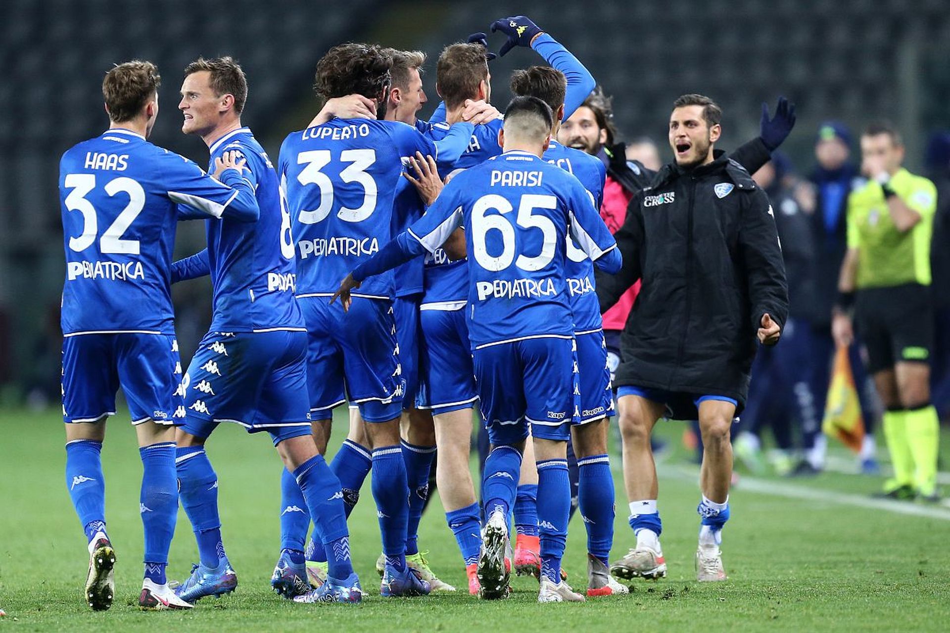 动成功逼平 动成功逼平